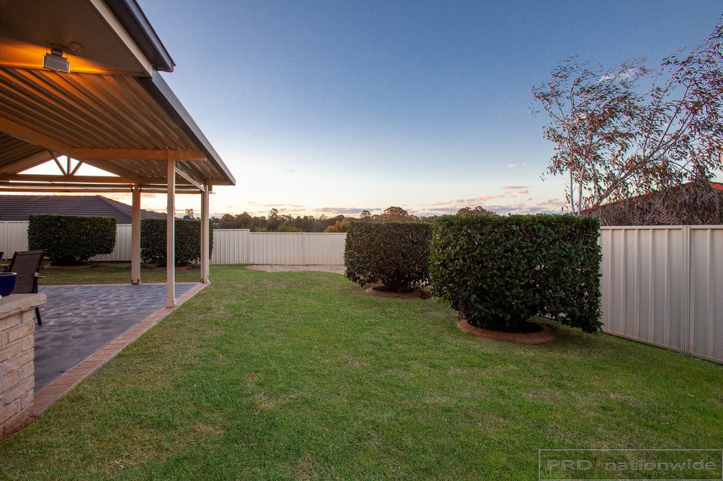 7 Honeyoak Drive ABERGLASSLYN 19