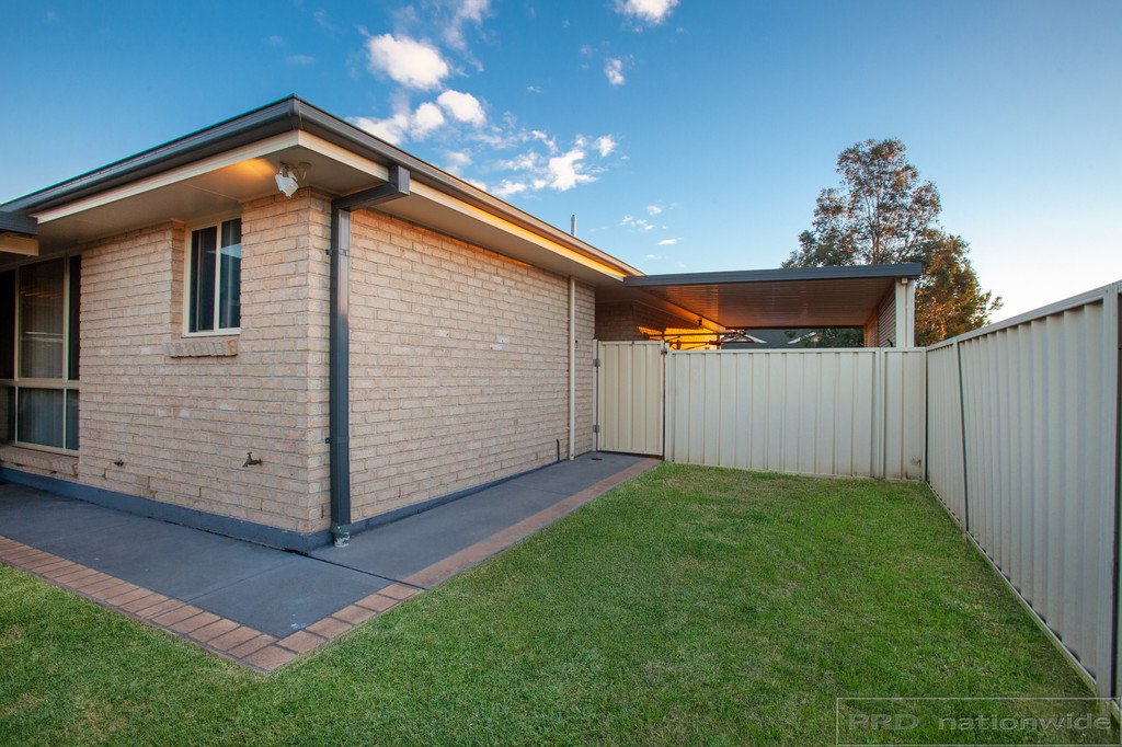 7 Honeyoak Drive ABERGLASSLYN 21