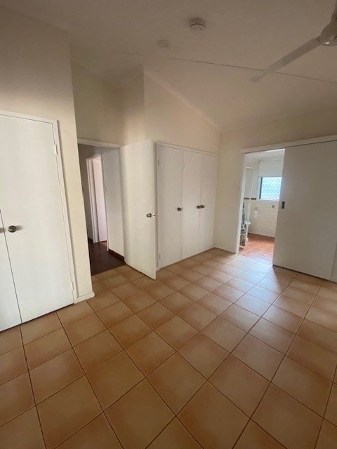 7 Howe Drive CABLE BEACH 9