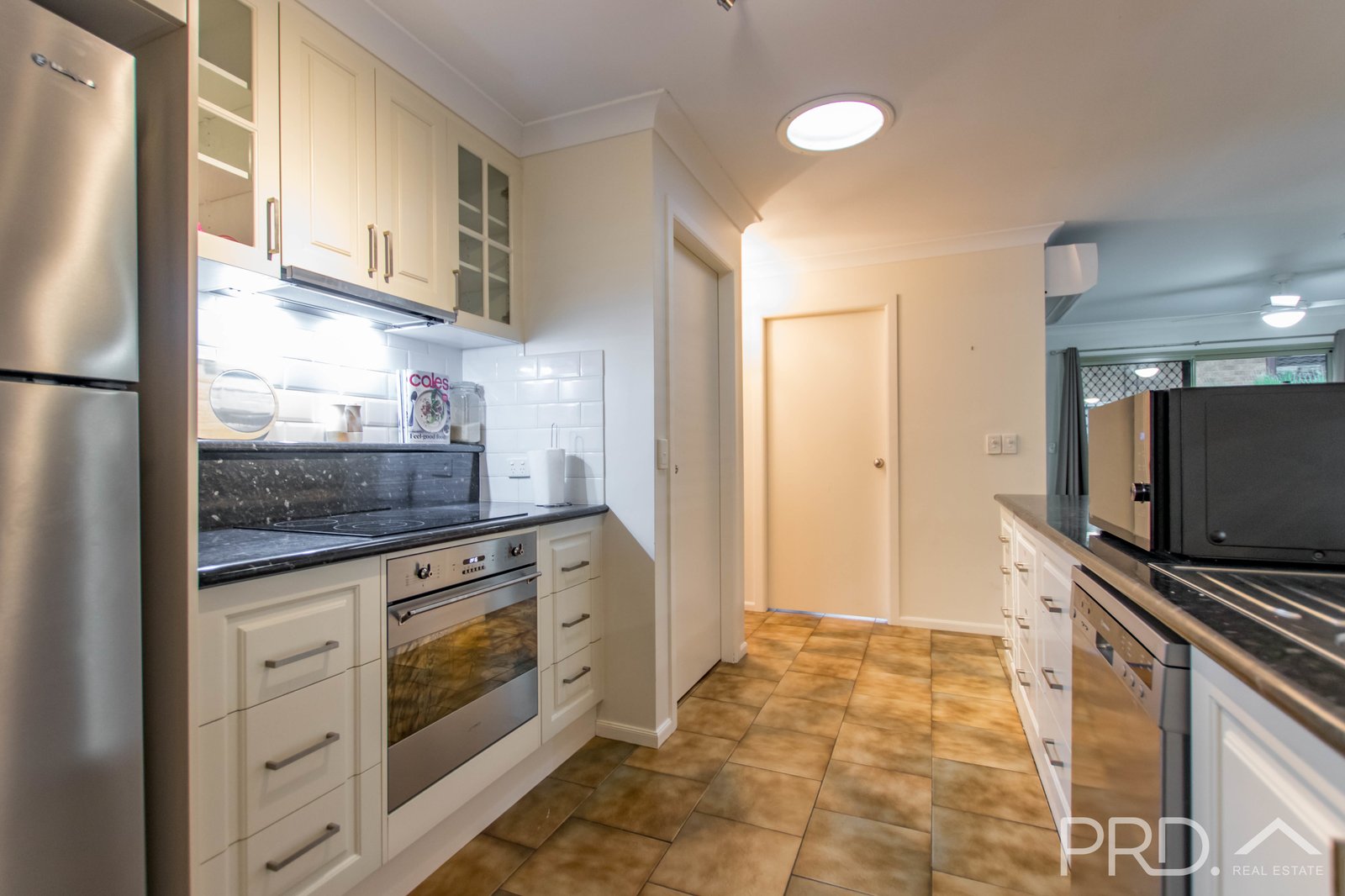 7 Hume Place TUMUT 4