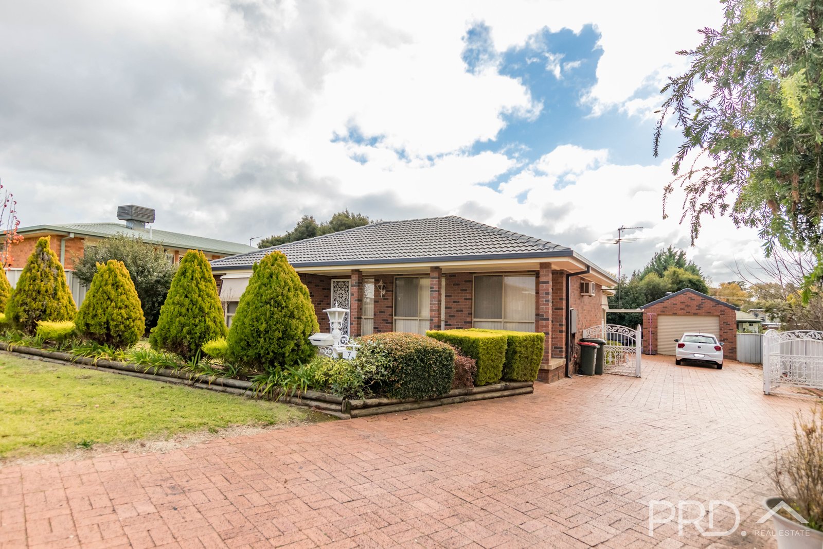 7 Hume Place TUMUT 19