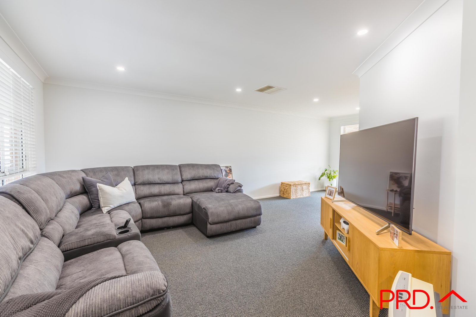 7 Jacaranda Place TAMWORTH 5