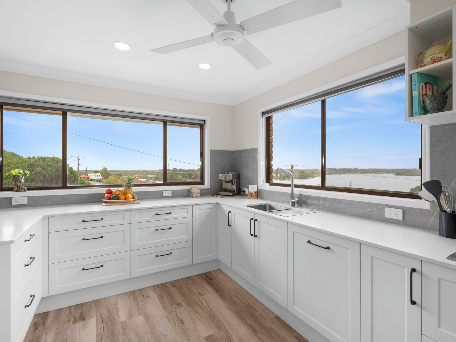 7 James Cook Drive BANORA POINT 8