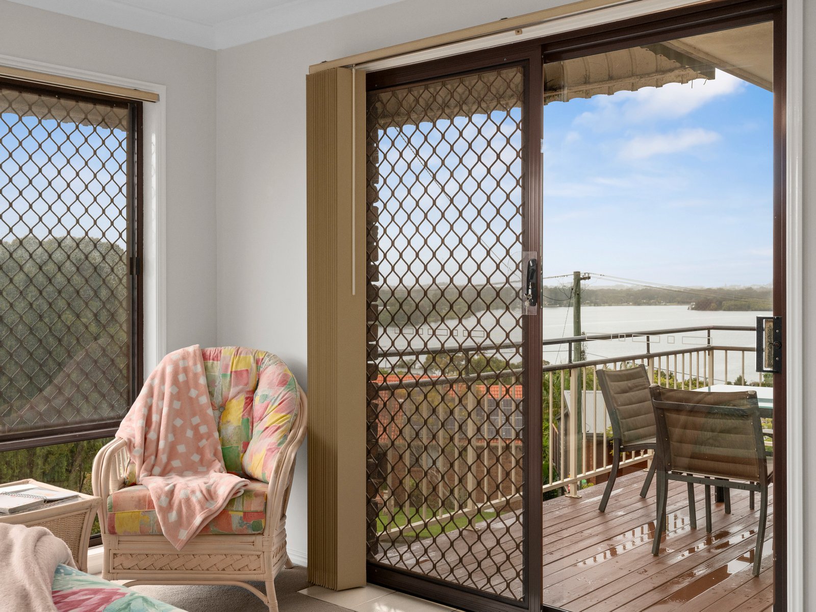 7 James Cook Drive BANORA POINT 12