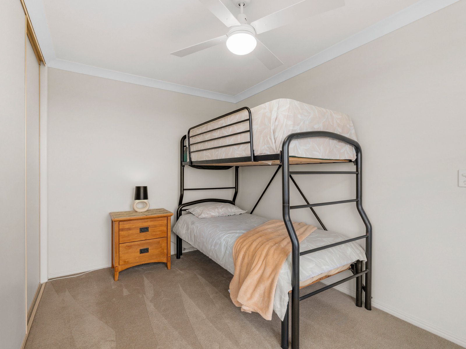 7 James Cook Drive BANORA POINT 16