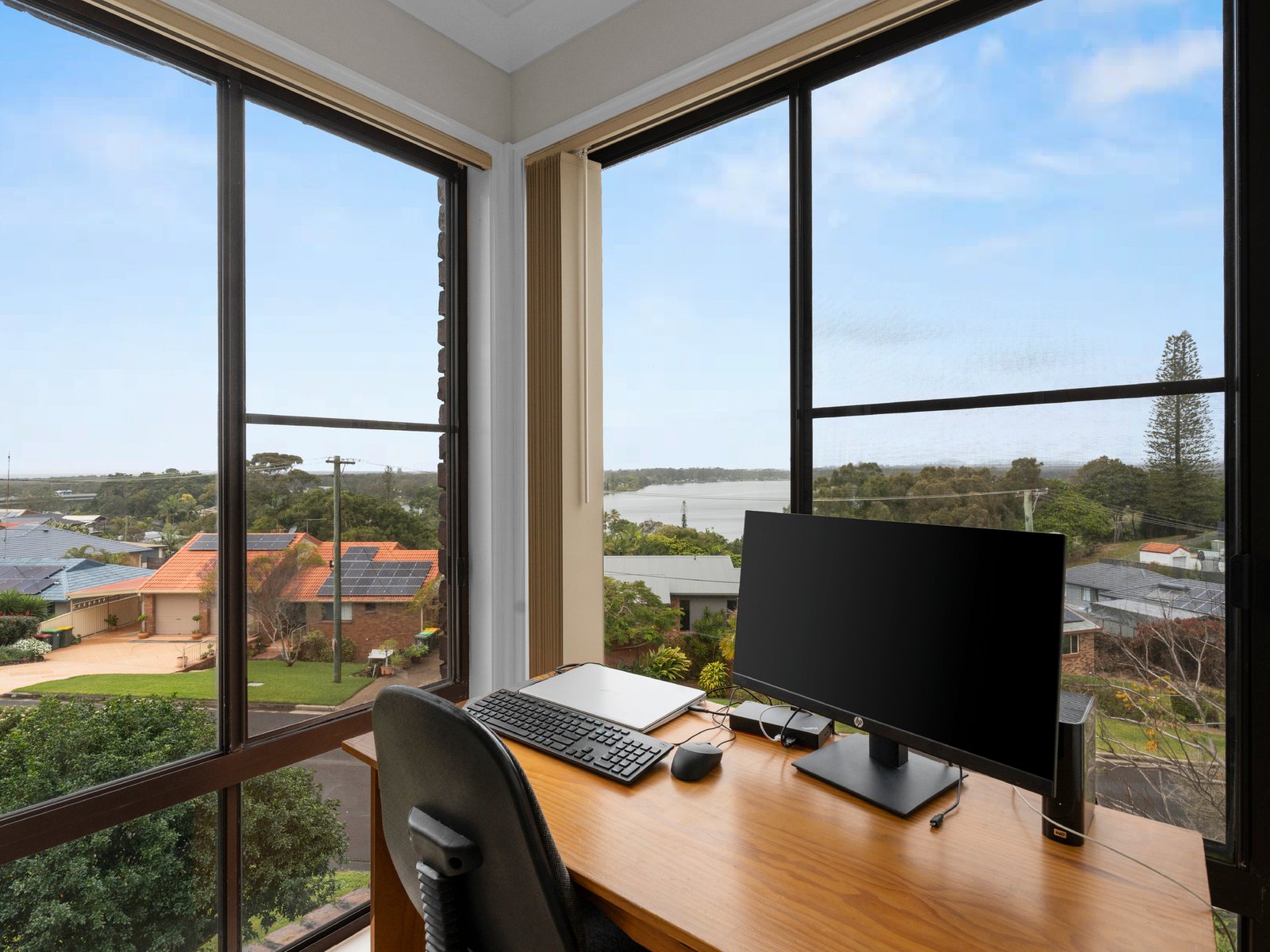 7 James Cook Drive BANORA POINT 17