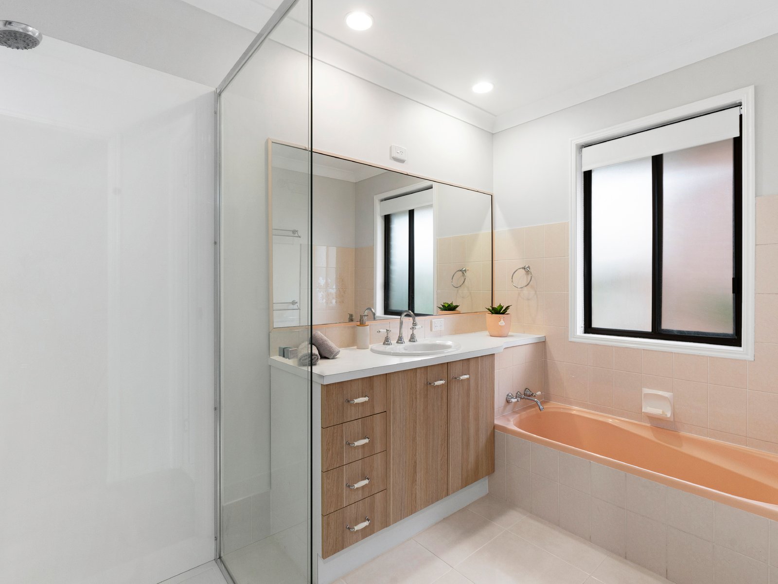 7 James Cook Drive BANORA POINT 18