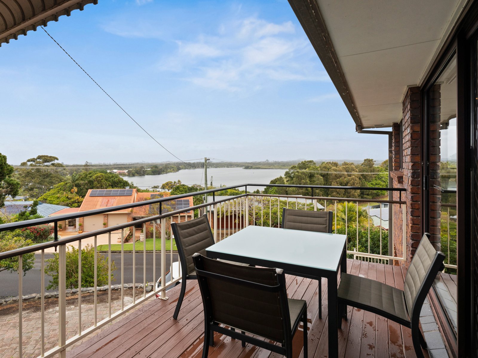 7 James Cook Drive BANORA POINT 19