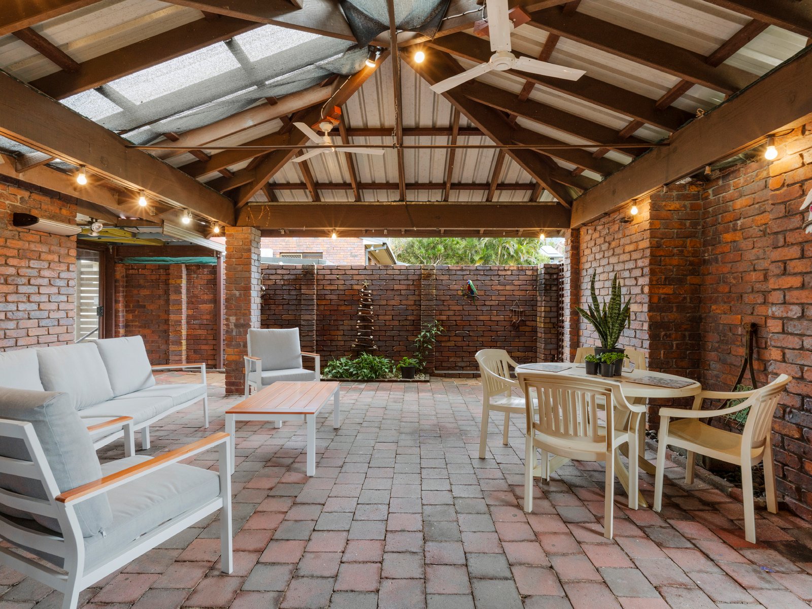 7 James Cook Drive BANORA POINT 21