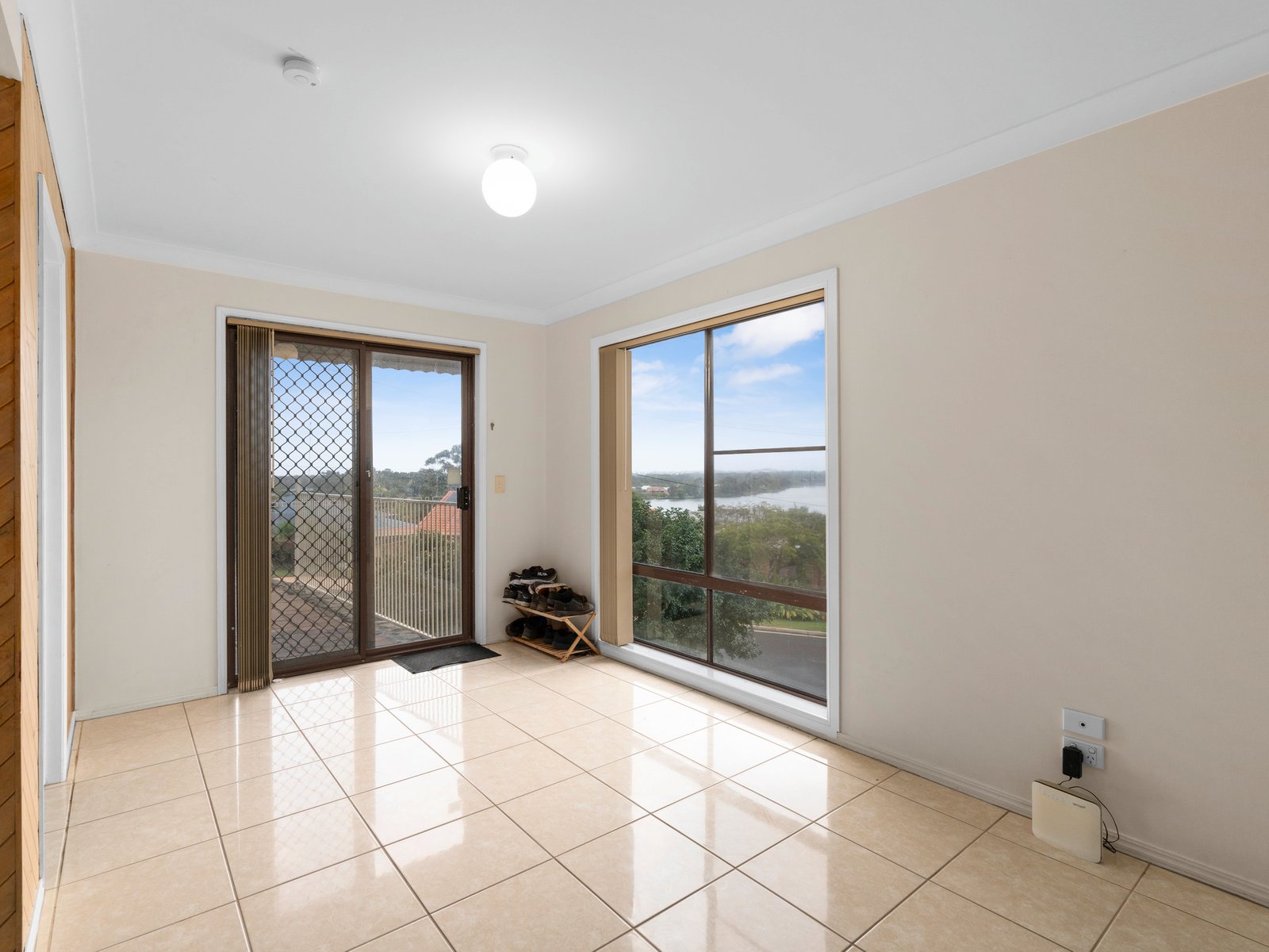7 James Cook Drive BANORA POINT 22