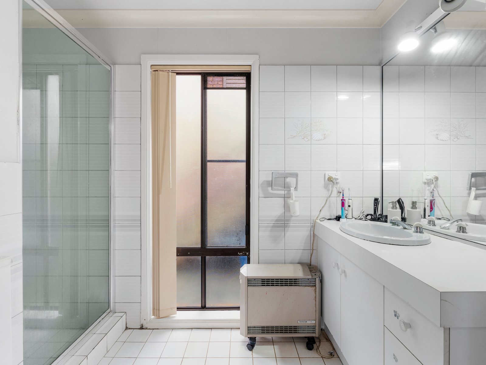 7 James Cook Drive BANORA POINT 27