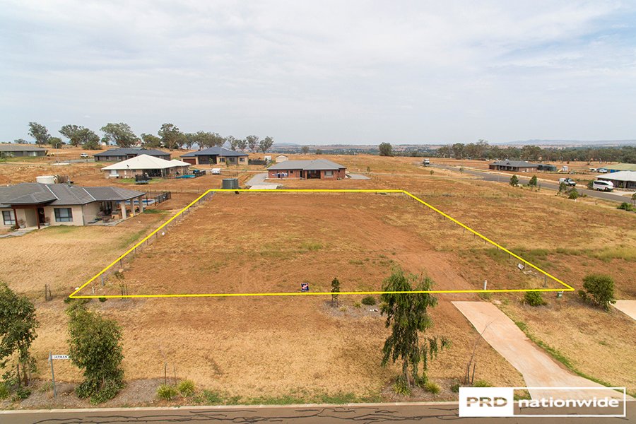 7 Jarman Road TAMWORTH 4