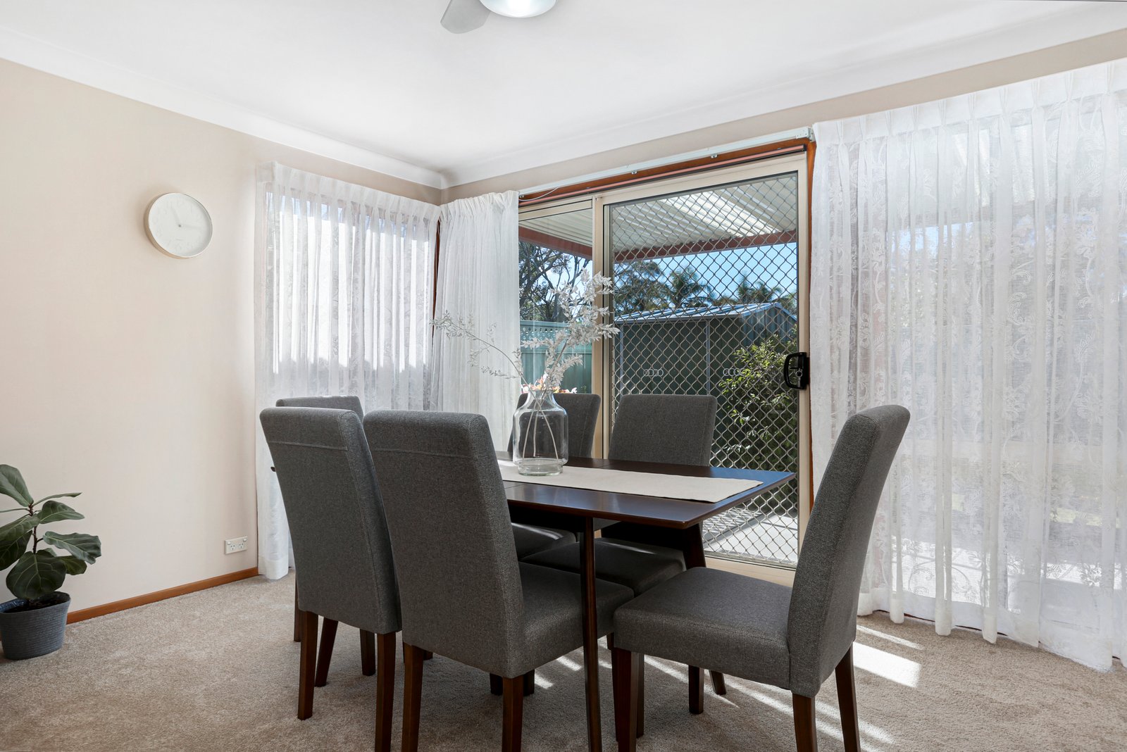 7 Jenail Place HORSLEY 3