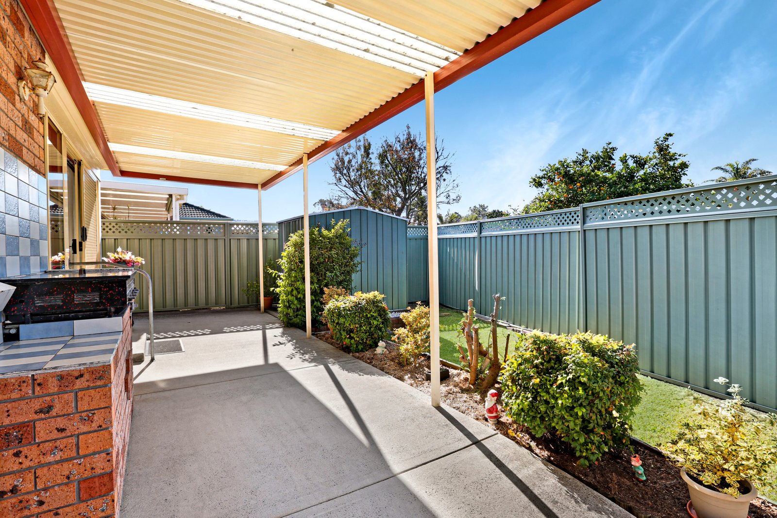 7 Jenail Place HORSLEY 8