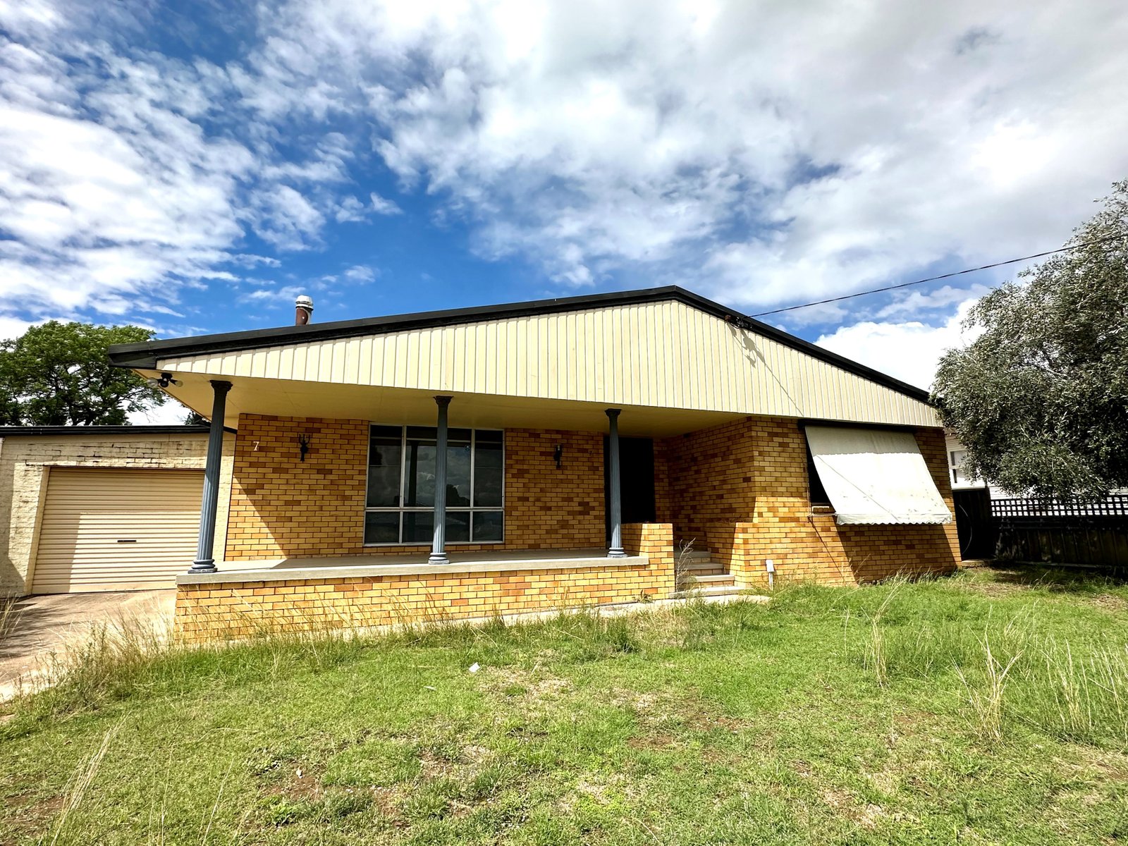 7 John Street TAMWORTH 1