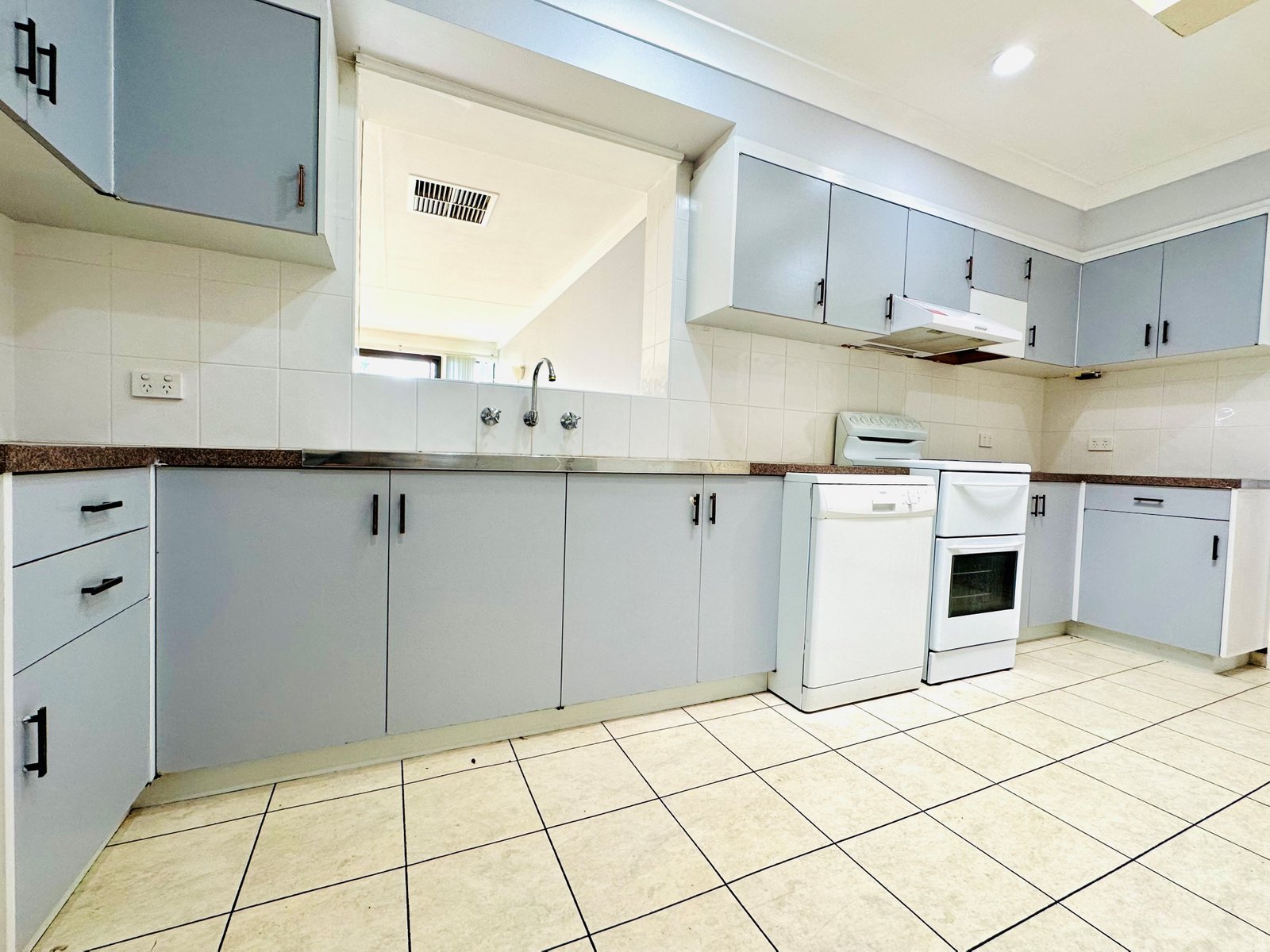 7 John Street TAMWORTH 2