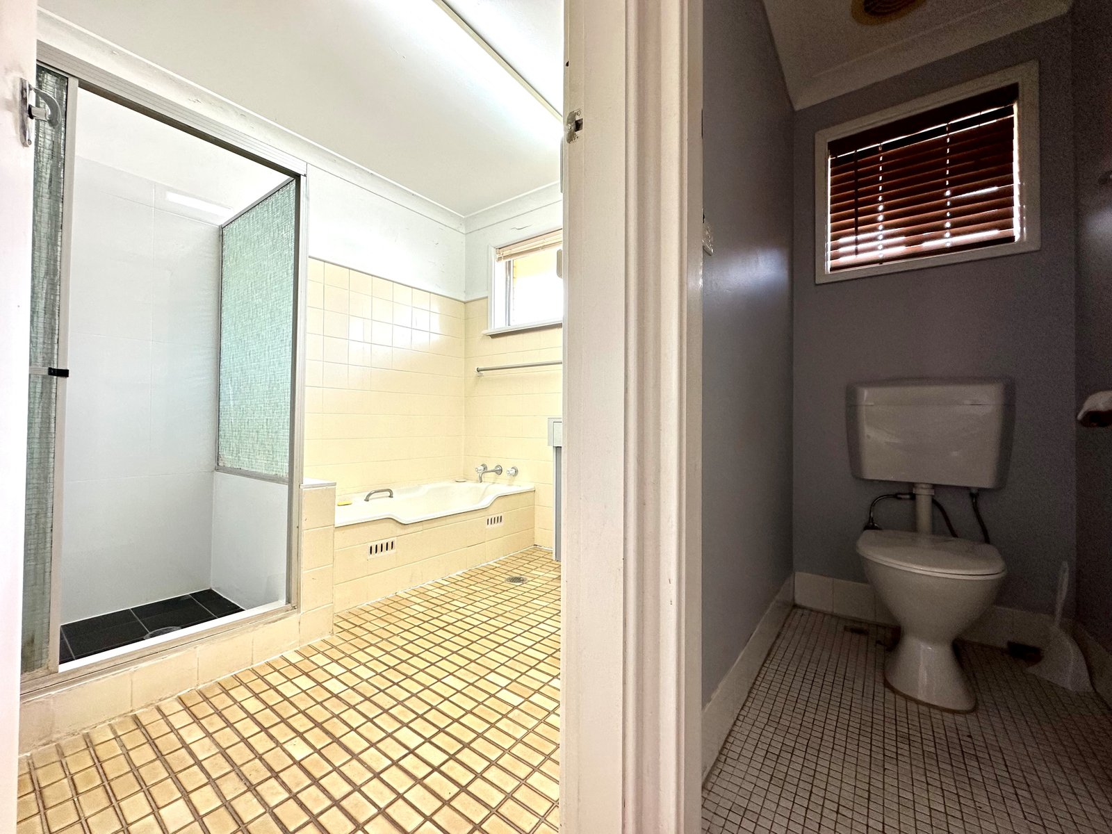 7 John Street TAMWORTH 9