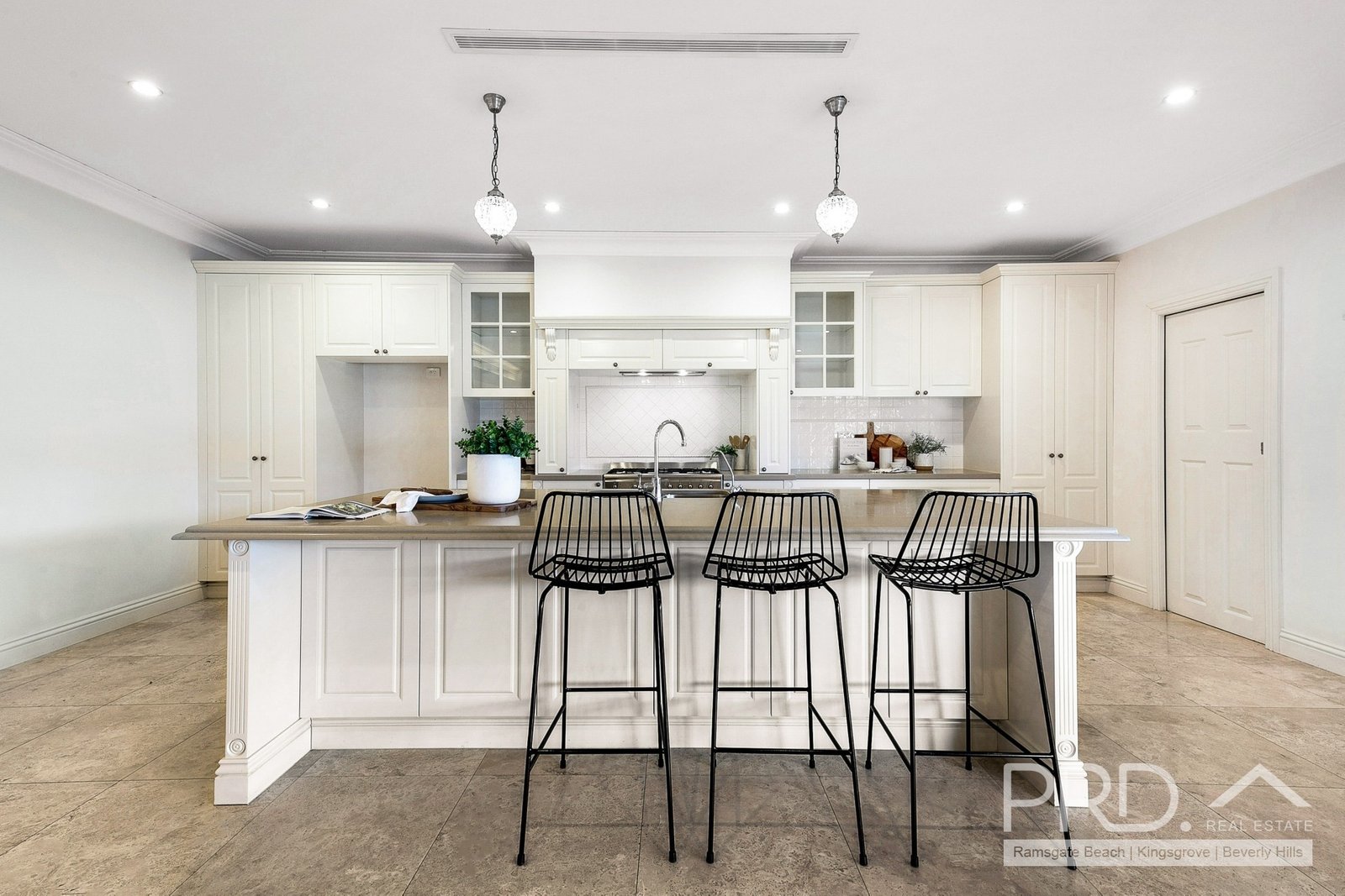 7 Jones Avenue KINGSGROVE 3