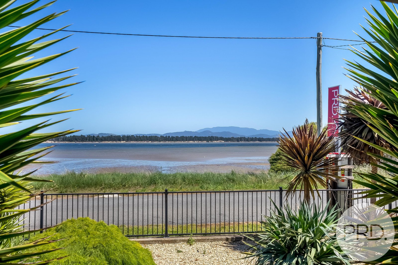 7 Jones Parade LEWISHAM 24