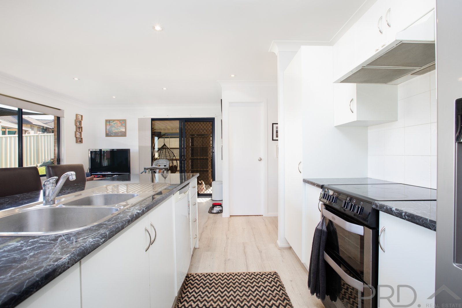 7 Joseph Close RUTHERFORD 8