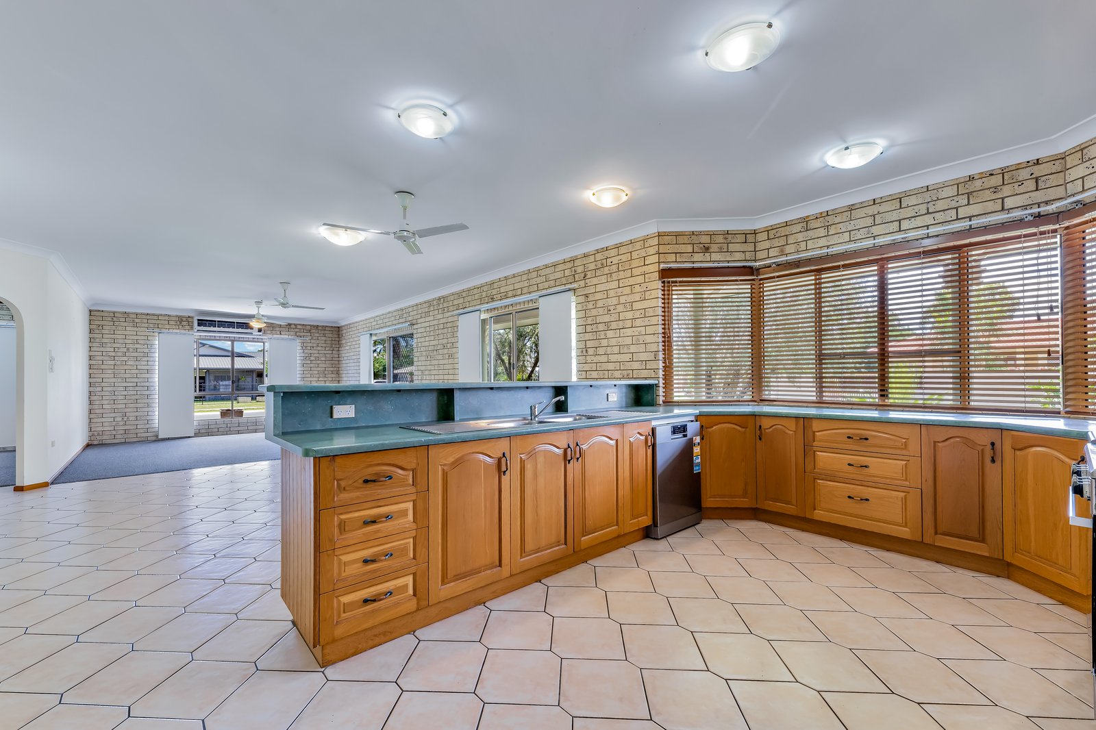 7 Keith Johns Drive PROSERPINE 6