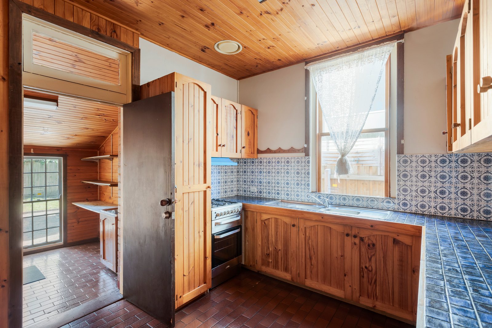 Real Estate and Property in 7 Kelburn Street, Caulfield North, VIC