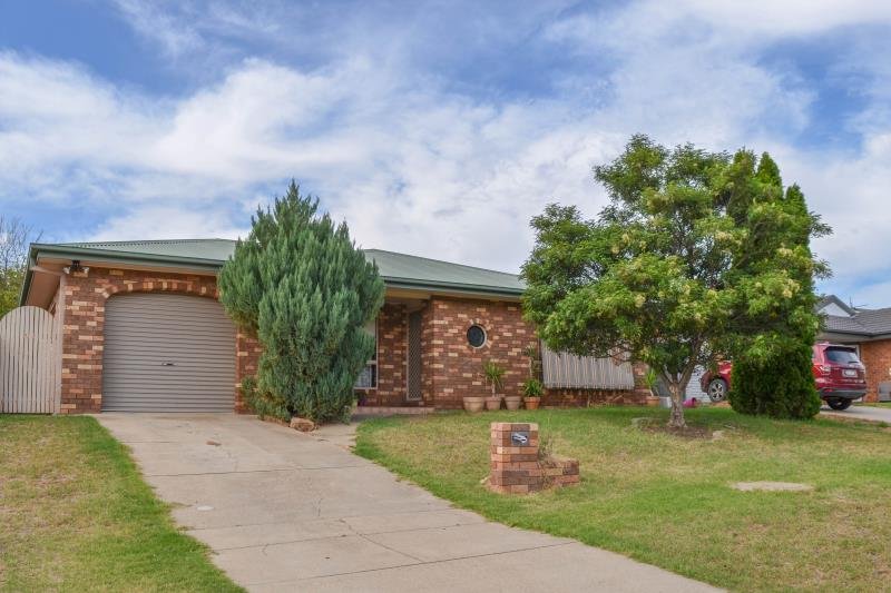 7 Kenneally Avenue KOORINGAL 1