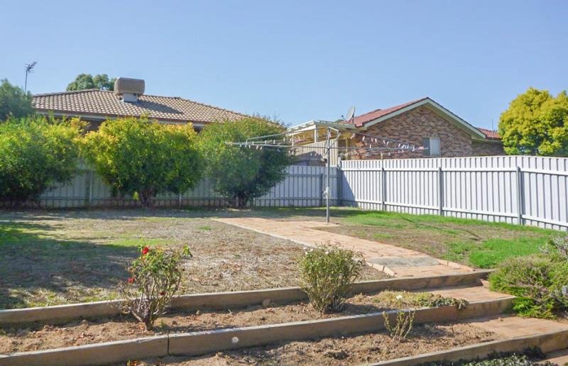 7 Kenneally Avenue KOORINGAL 8
