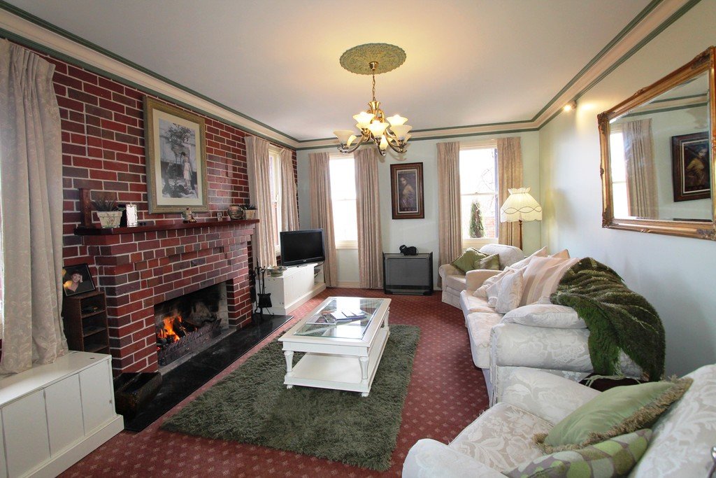 7 Kenvarra Court BLACK HILL 2