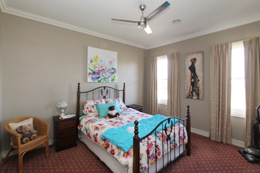 7 Kenvarra Court BLACK HILL 7