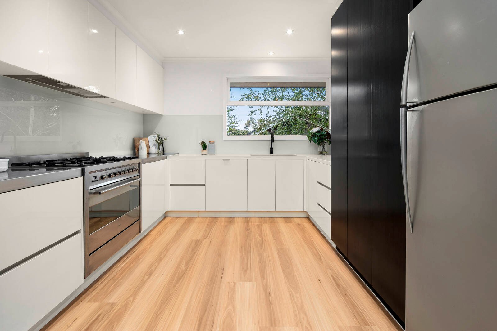 Real Estate and Property in 7 Kerry Close, Doncaster East, VIC