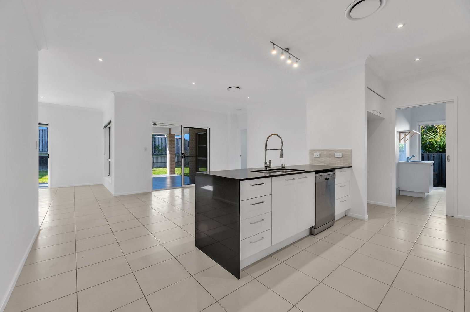 7 Kimberley Creek Road UPPER COOMERA 7