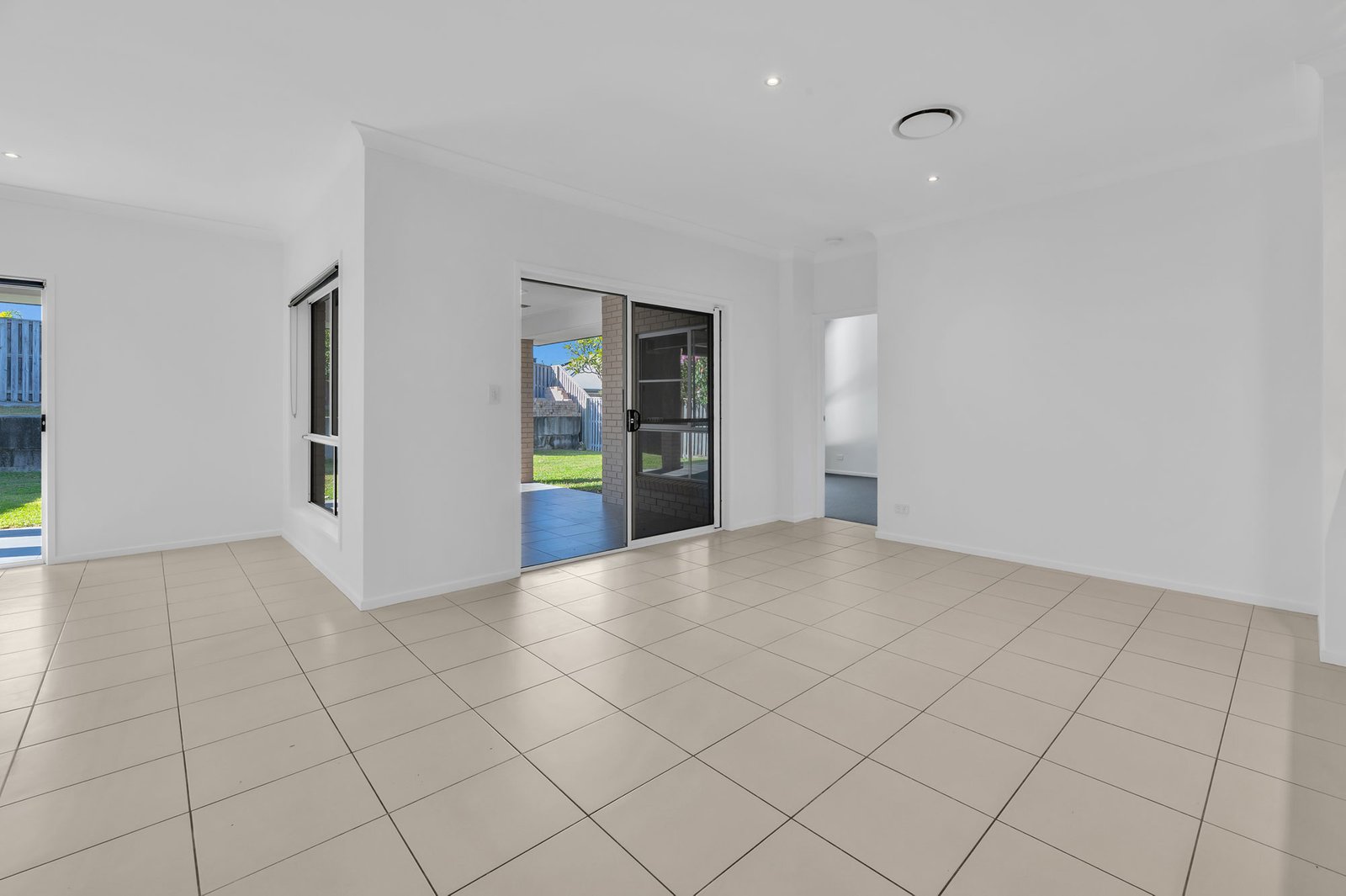 7 Kimberley Creek Road UPPER COOMERA 9