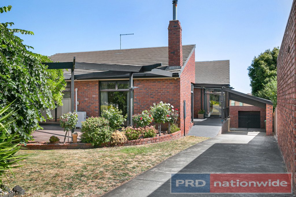 7 Lake View Court BALLARAT NORTH 11