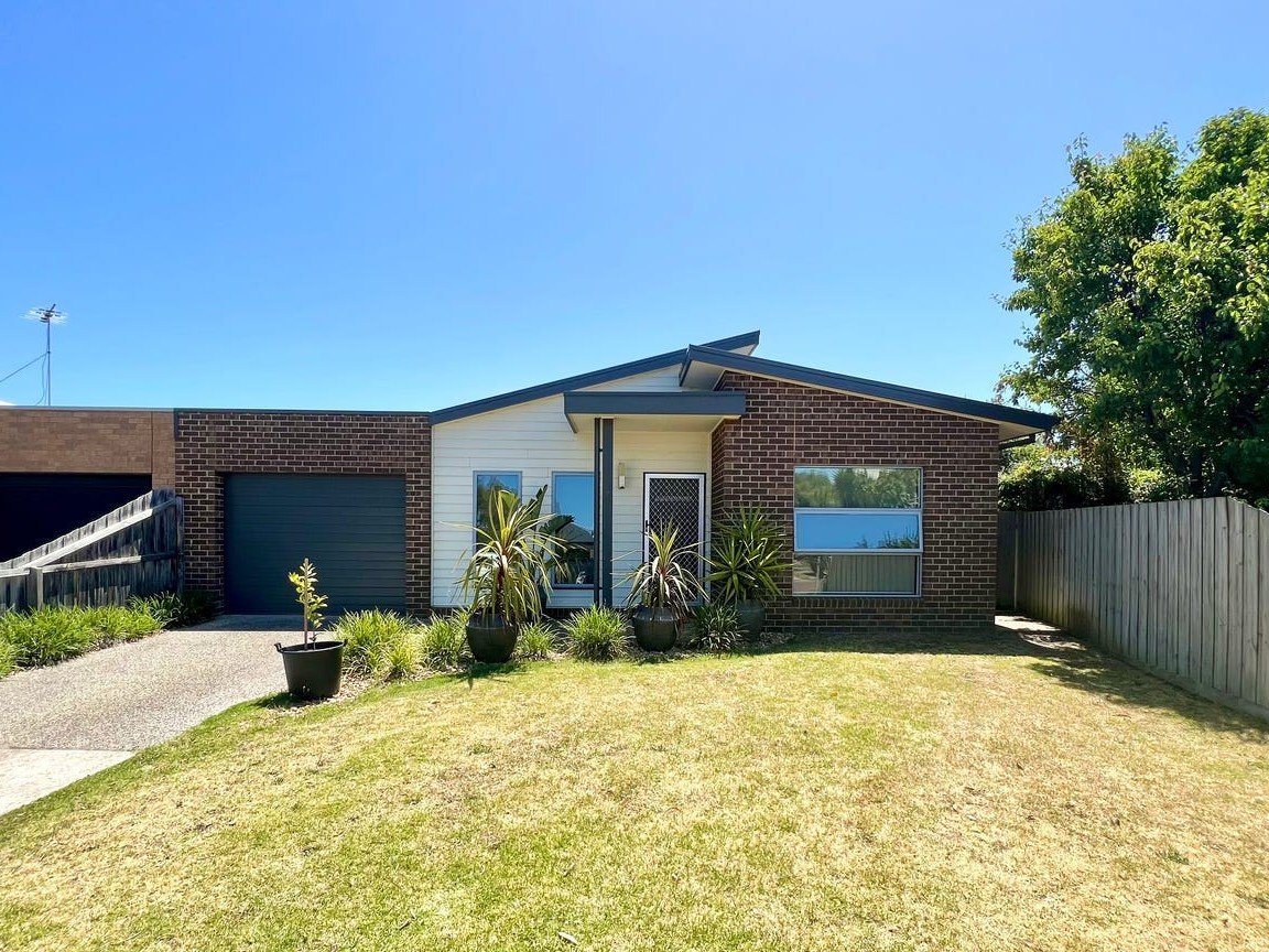 Photos: 7 Lakeland Court