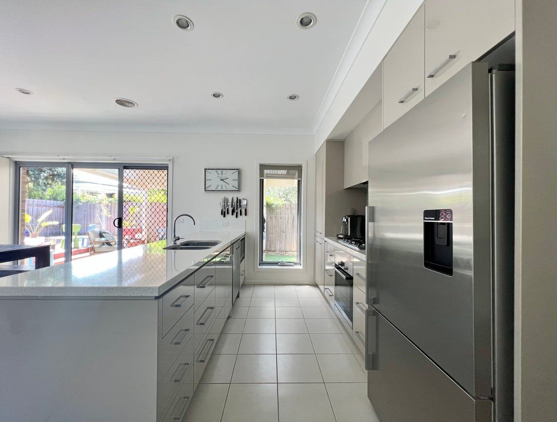 Gallery: 7 Lakeland Court