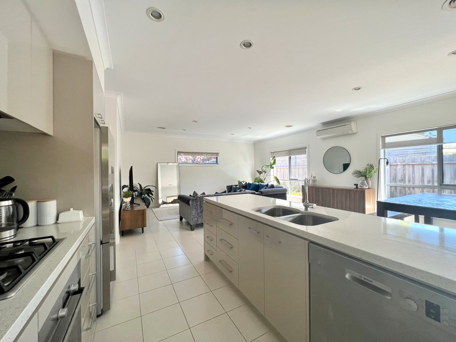Gallery: 7 Lakeland Court