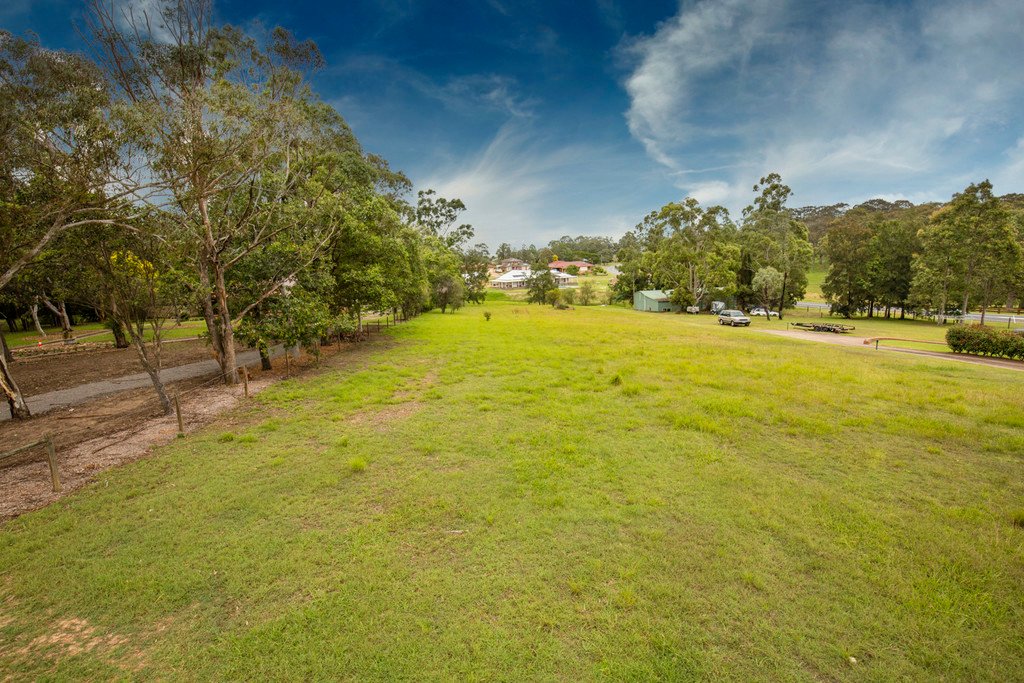 7 Largs Avenue LARGS 1