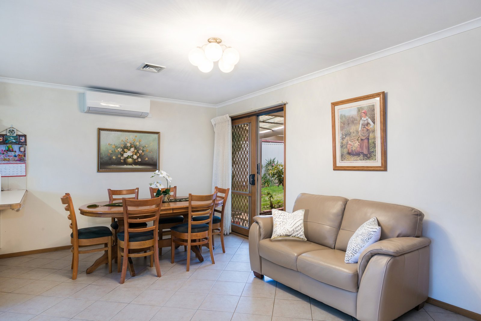 Gallery: 7 Lauren Close
