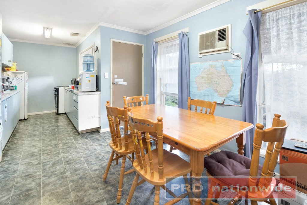 7 Leawarra Crescent DELACOMBE 4