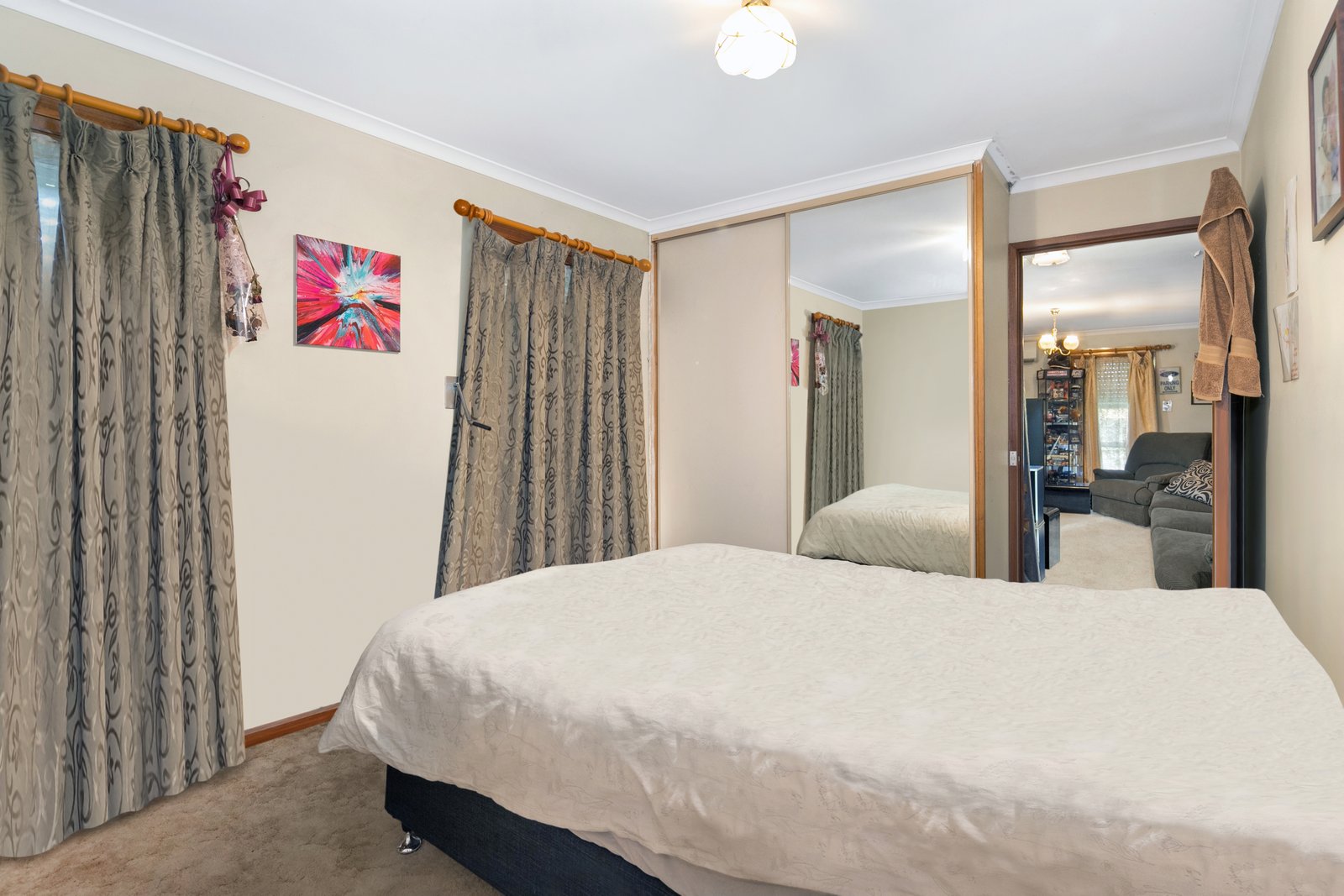 7 Leawarra Crescent DELACOMBE 6