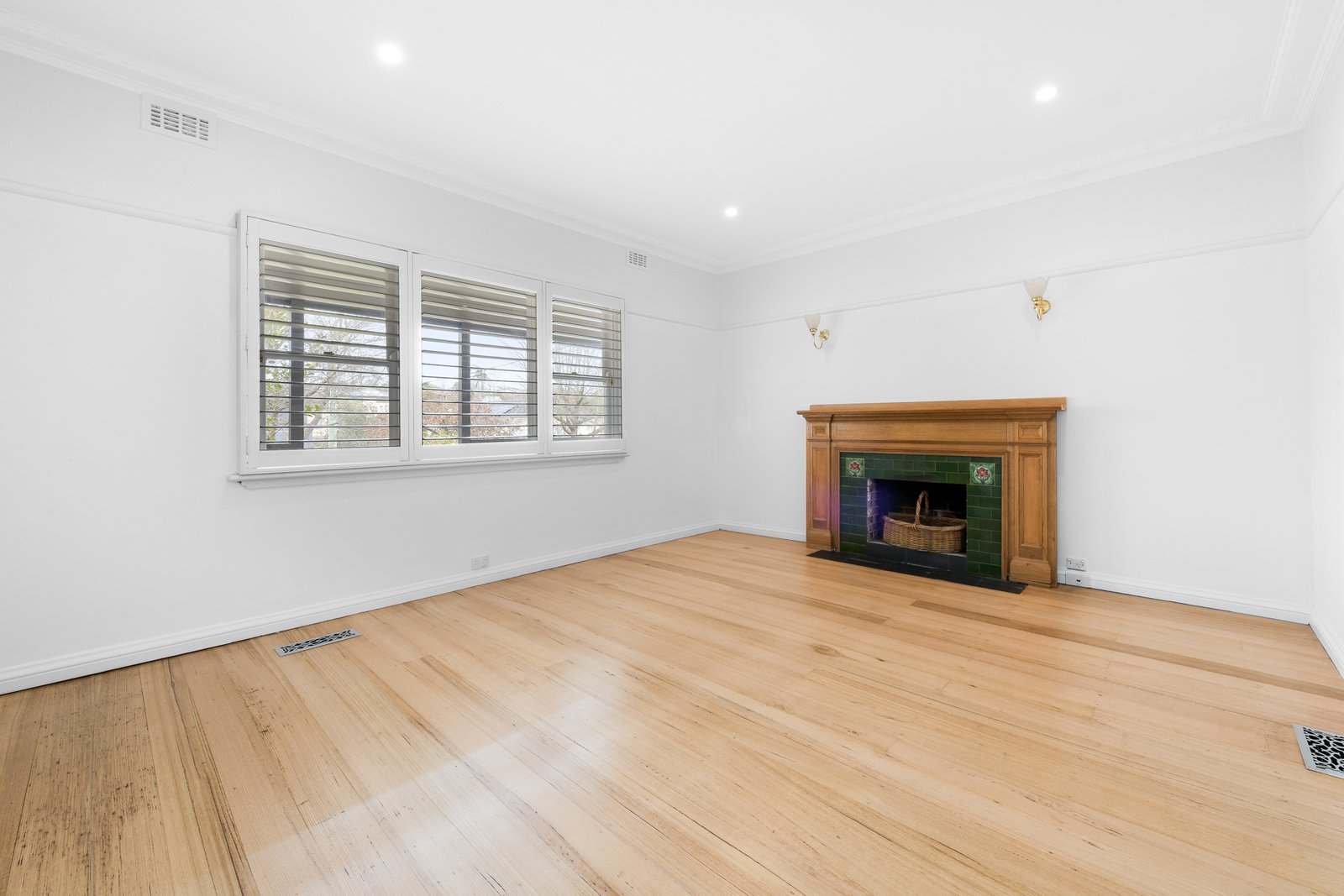 Gallery: 7 Lesley Street