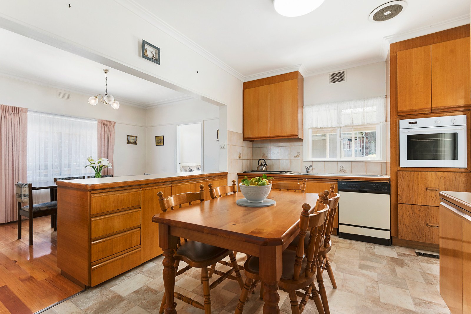 7 Leura Avenue, Rosanna 3 bed, 1 bath House for Sale