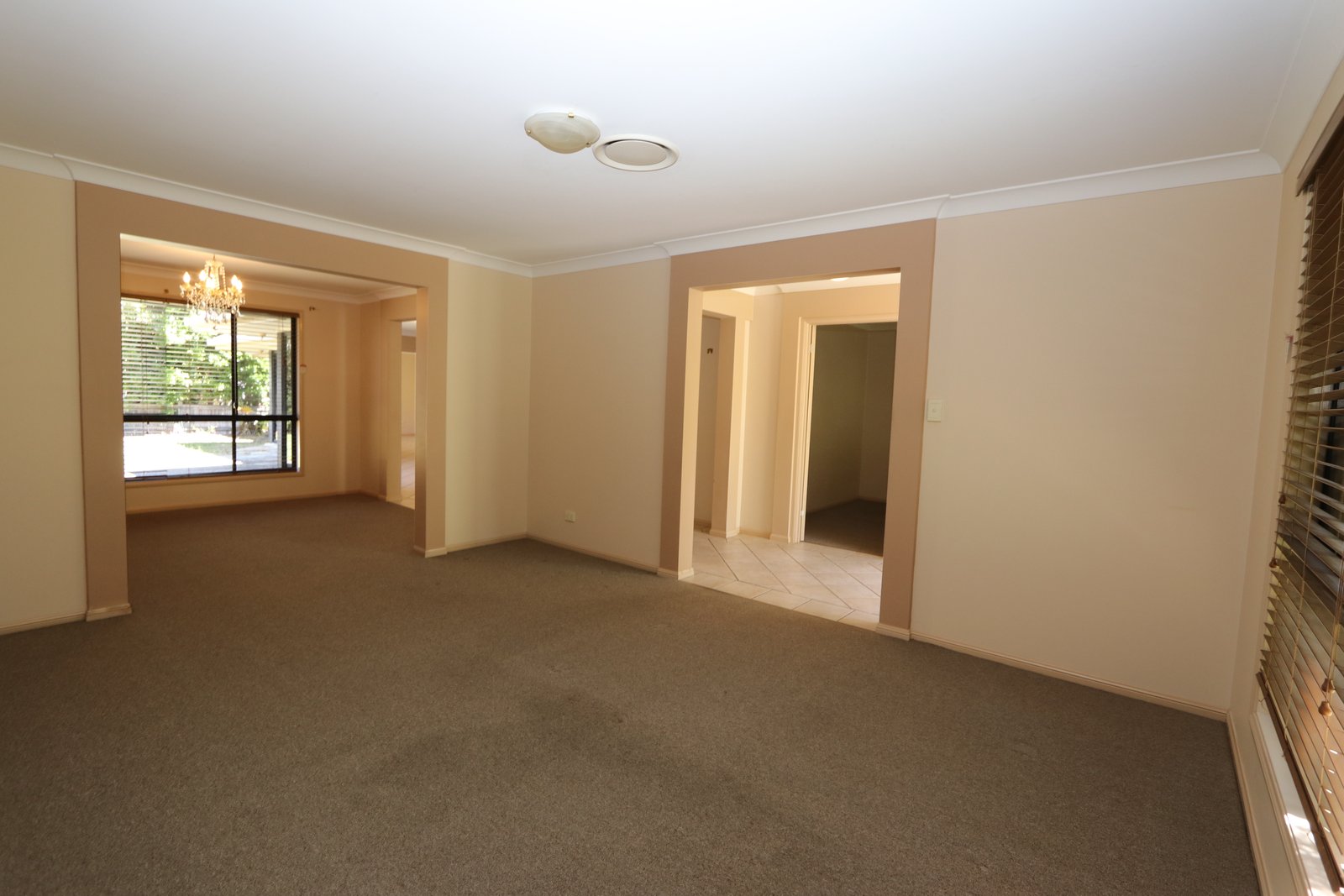 7 Lillywood Circuit MOLENDINAR 7