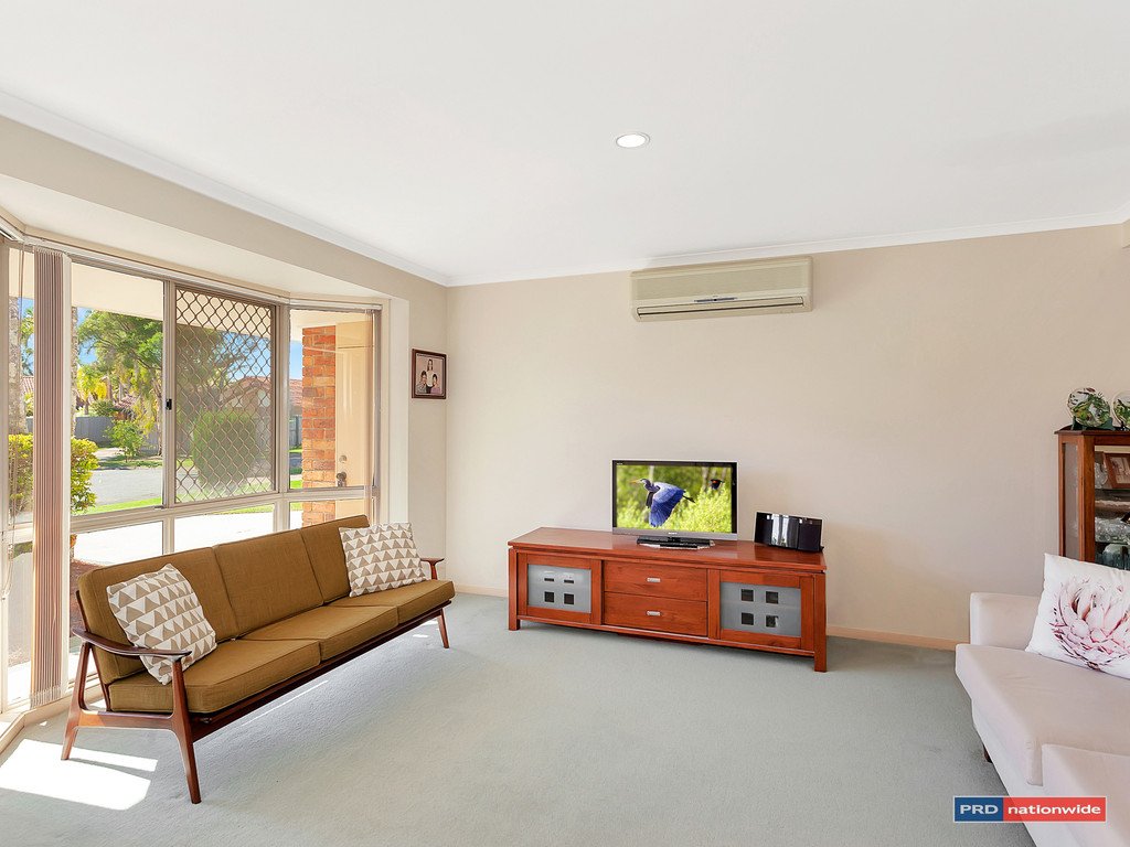 7 Lomond Court VARSITY LAKES 2