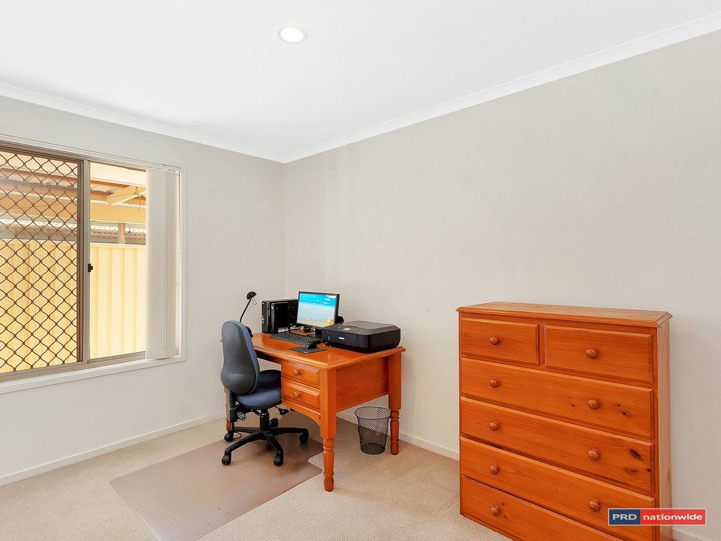 7 Lomond Court VARSITY LAKES 9