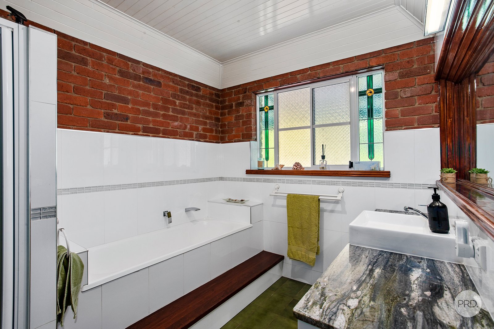 7 Lonsdale Avenue ELMORE 11