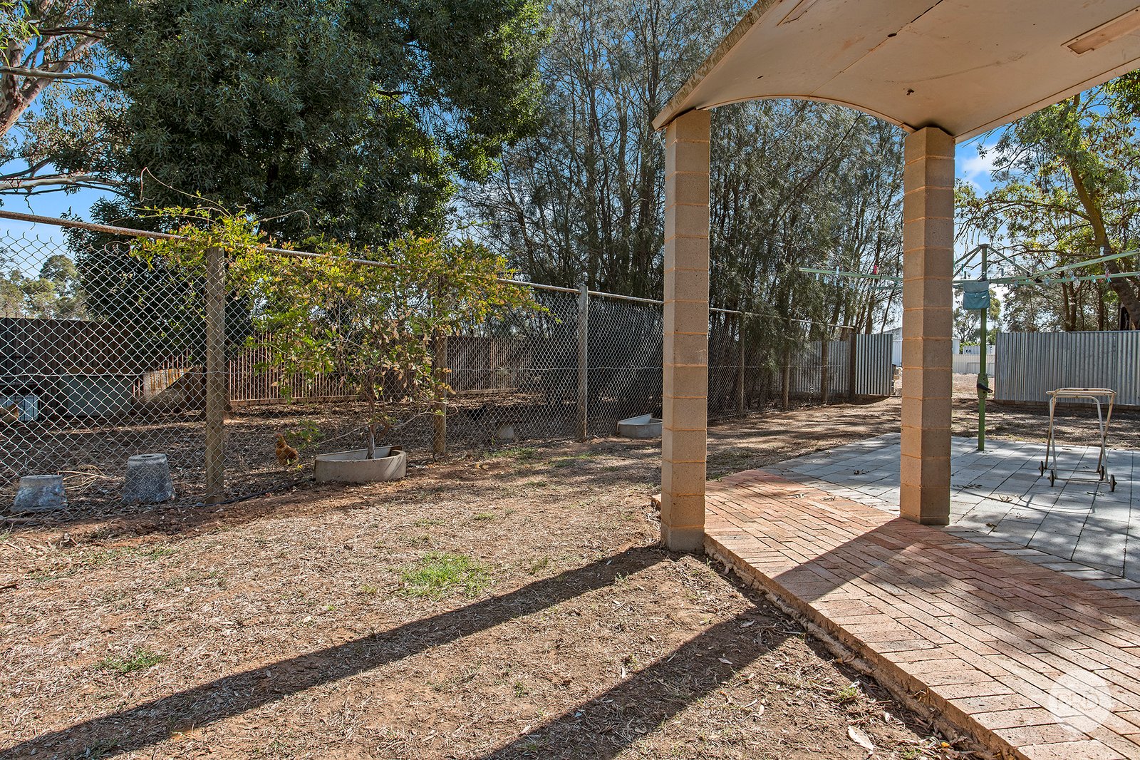 7 Lonsdale Avenue ELMORE 19