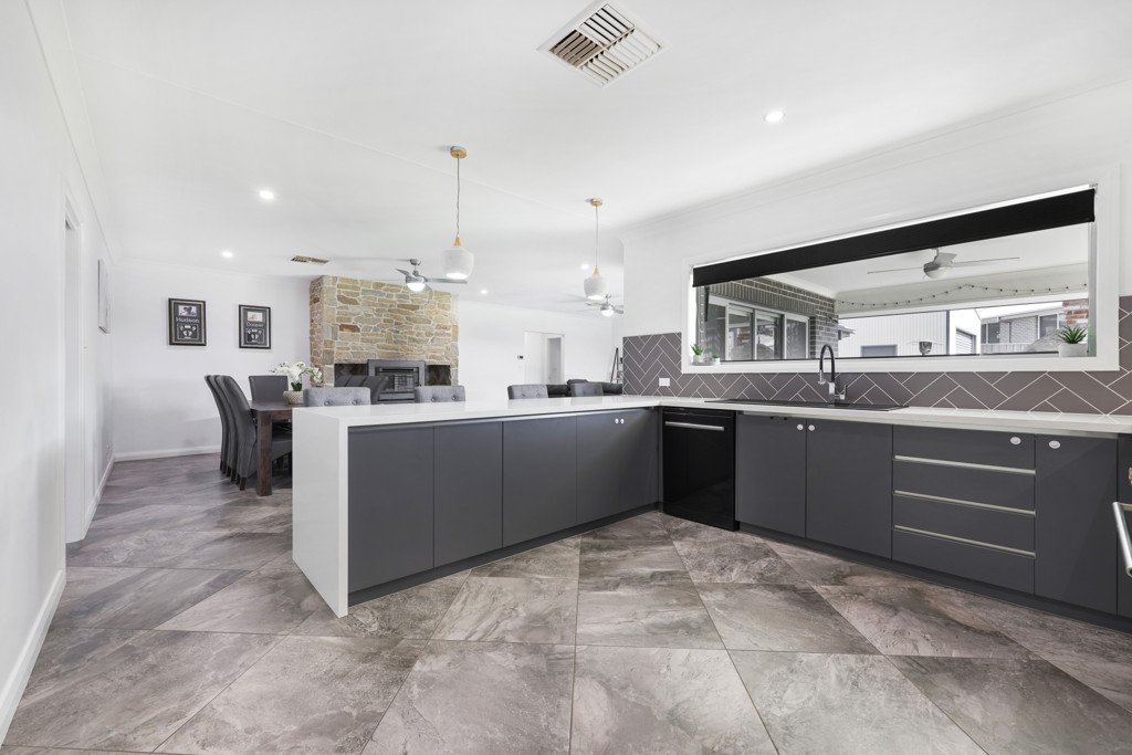 7 Lorikeet Drive TAMWORTH 3