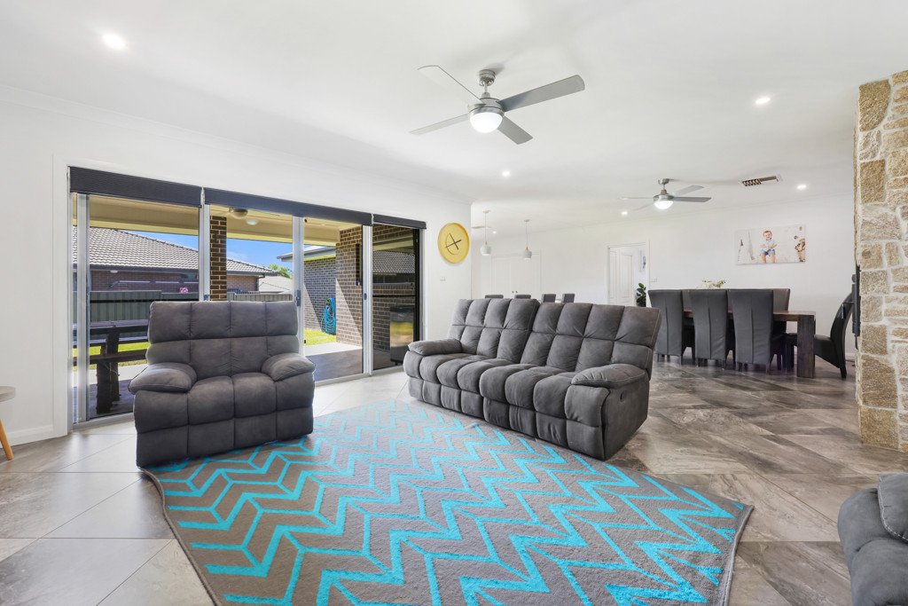 7 Lorikeet Drive TAMWORTH 4